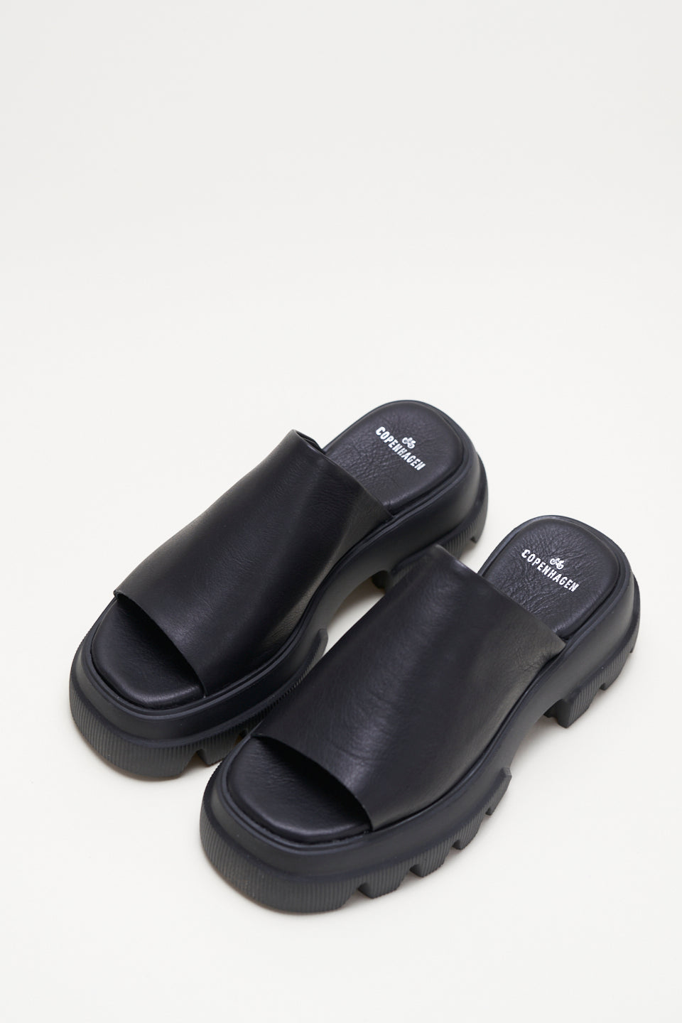 Chunky retailer Slides Sandals