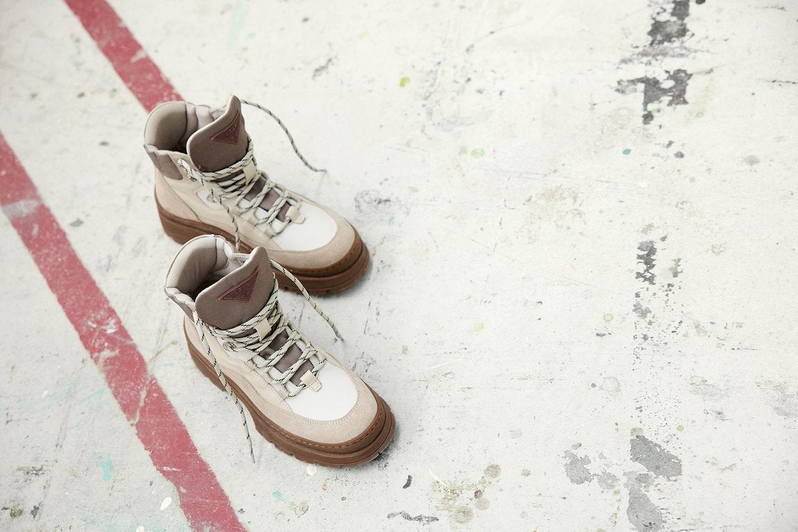 Downhill Boots Beige