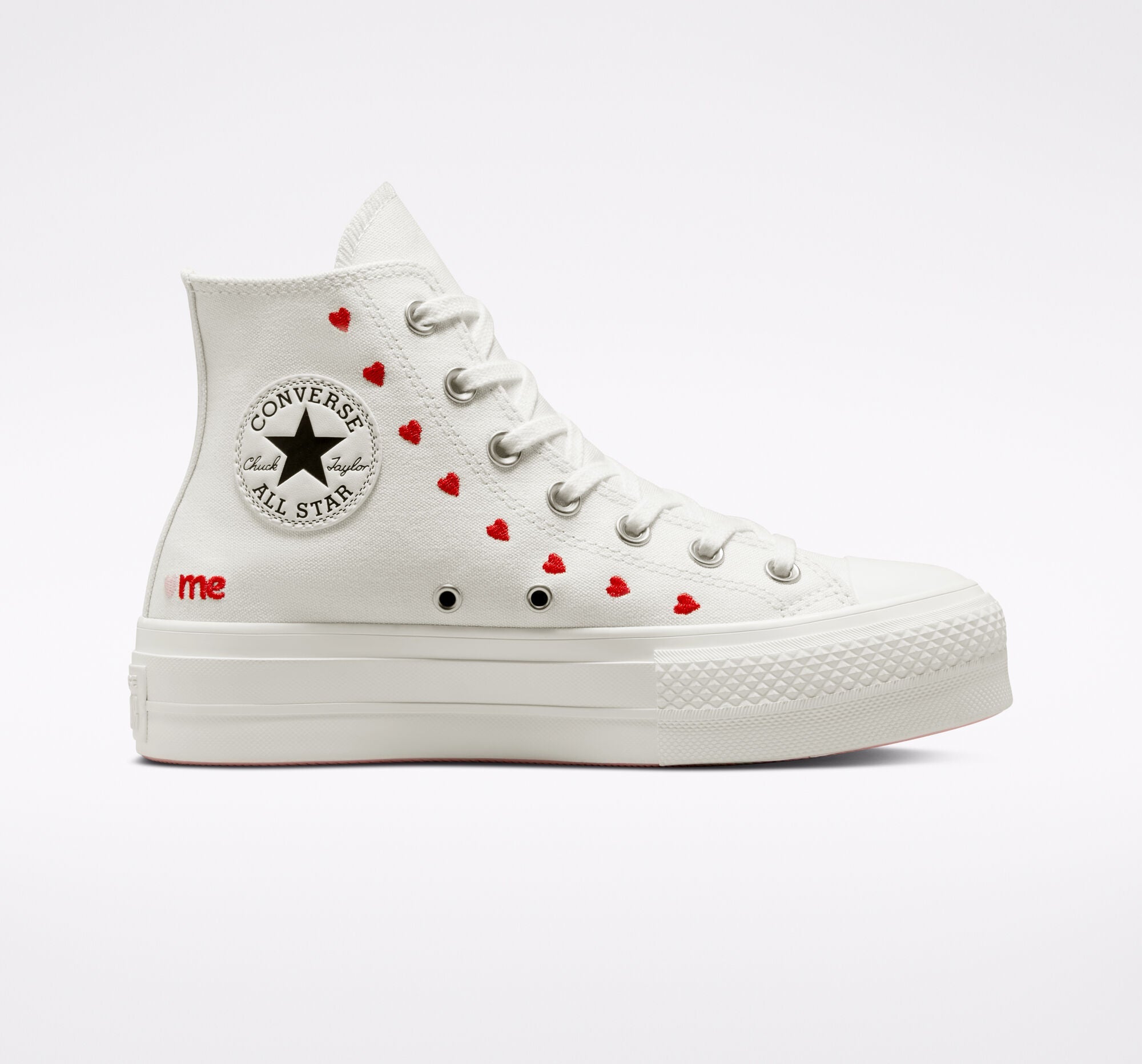 Converse with heart on shops the side