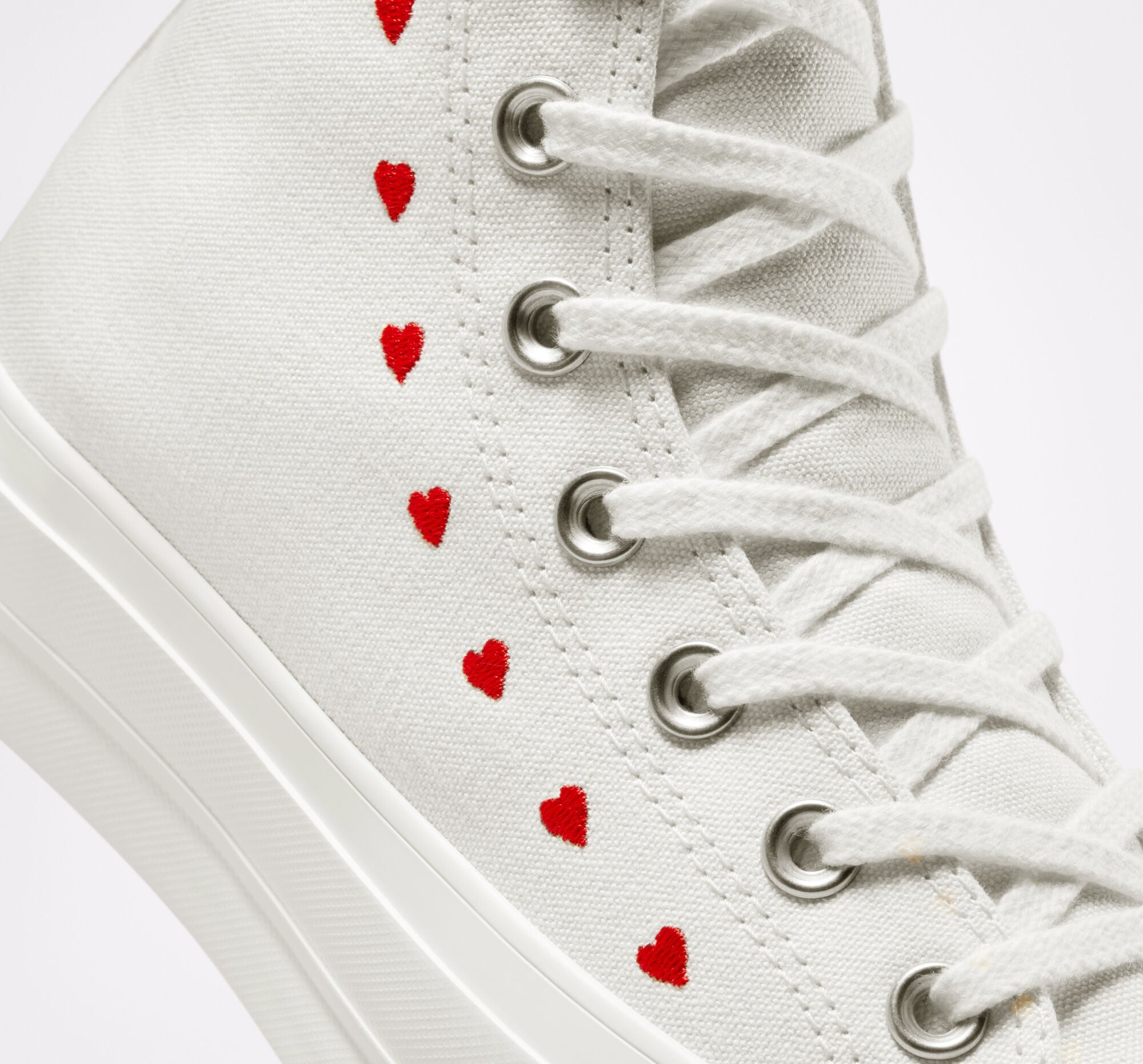 Converse Chuck Taylor All Star Lift Embroidered Hearts